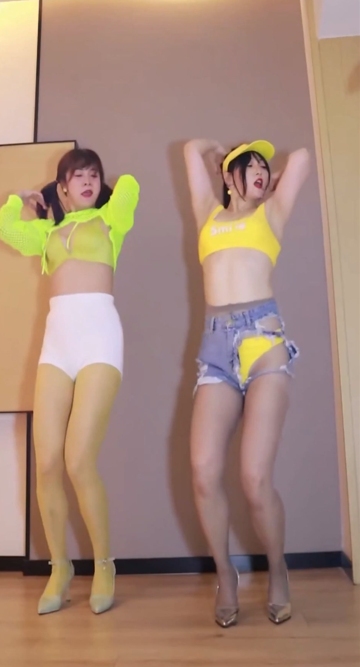 小君闺蜜 甜鑫舞蹈秀3 [11V2.4G]